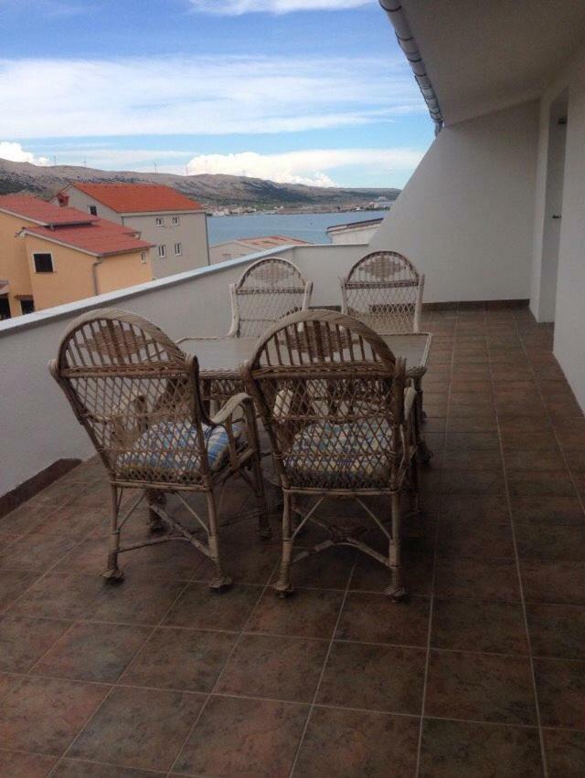 Apartment Perka 1 Pag Town Eksteriør bilde
